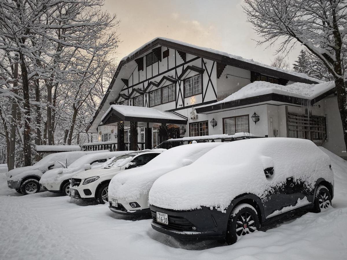 Apricot Pension Hakuba Exterior foto